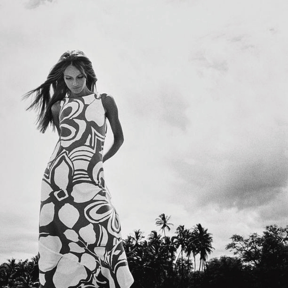 Looking Comfortable is the New Black! 🌞 - Picture 7 of 12